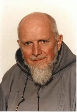 Fr Benedict Groeschel.jpg